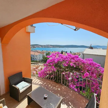 End Of The Road ,lemon & Orange Trogir